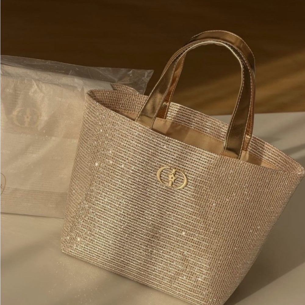 Dior bag Gold star Beauty Limited Holiday Gold Edition Bag Medium NWT 13x7.5x5 - Picture 8 of 12